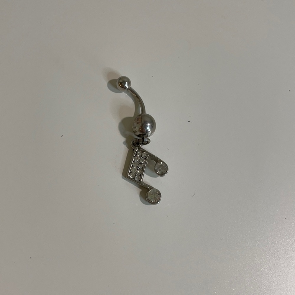 Silver music note belly button ring